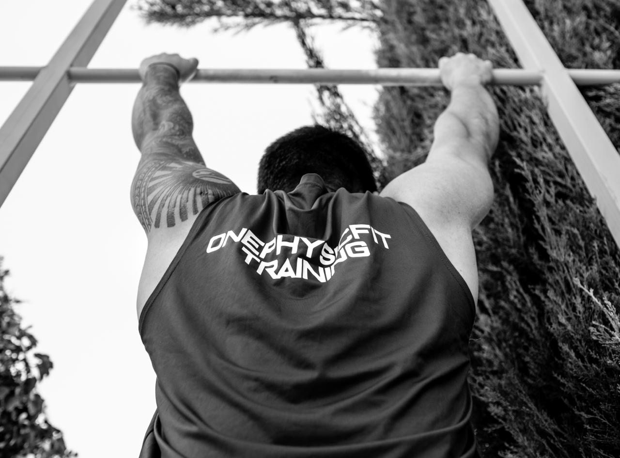 Entrenamiento en barra con indumentaria de One Physic Fit